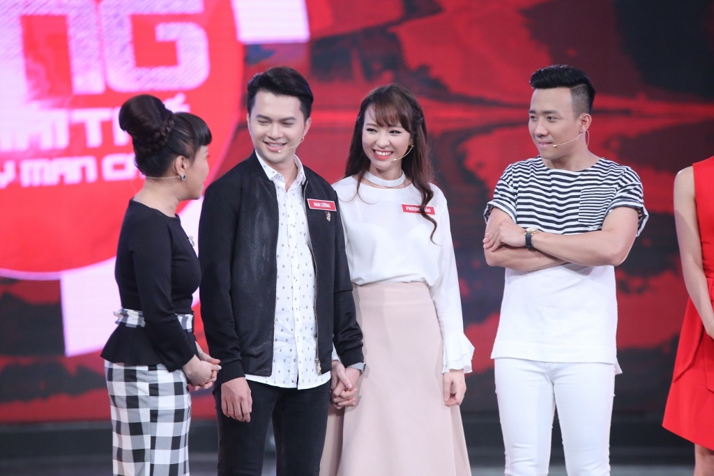 Nam Cường và vợ 9X hôn nhau ảnh 2 Nam Cuong va vo 9X hon nhau anh 2