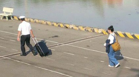 Bo Van hoa len tieng viec NSND Lan Huong khong di Truong Sa hinh anh