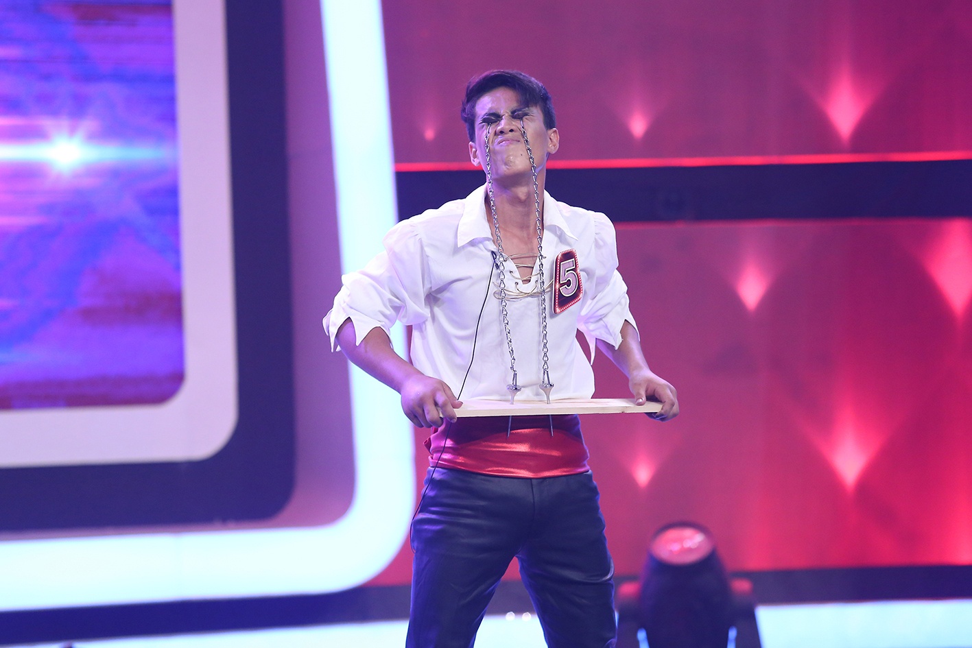 Tap 7 Nguoi bi an anh 9