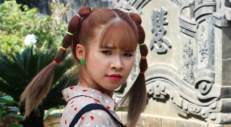 Khoi My khong dam nhin mat Tina Tinh sau mot canh quay hinh anh