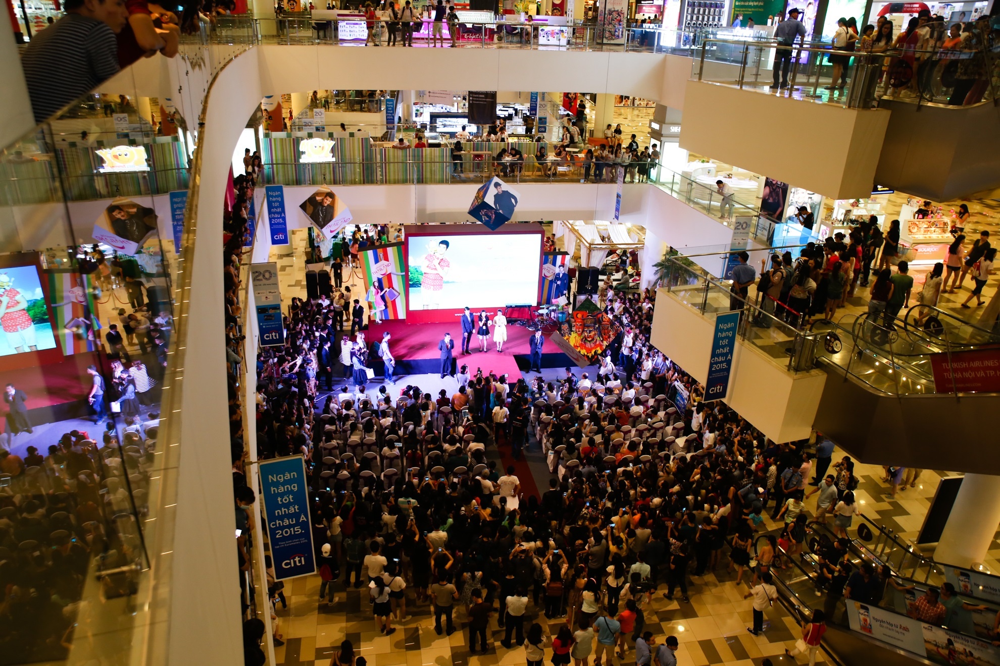 Mario Maurer đến Việt Nam ảnh 6 Mario Maurer den Viet Nam anh 6