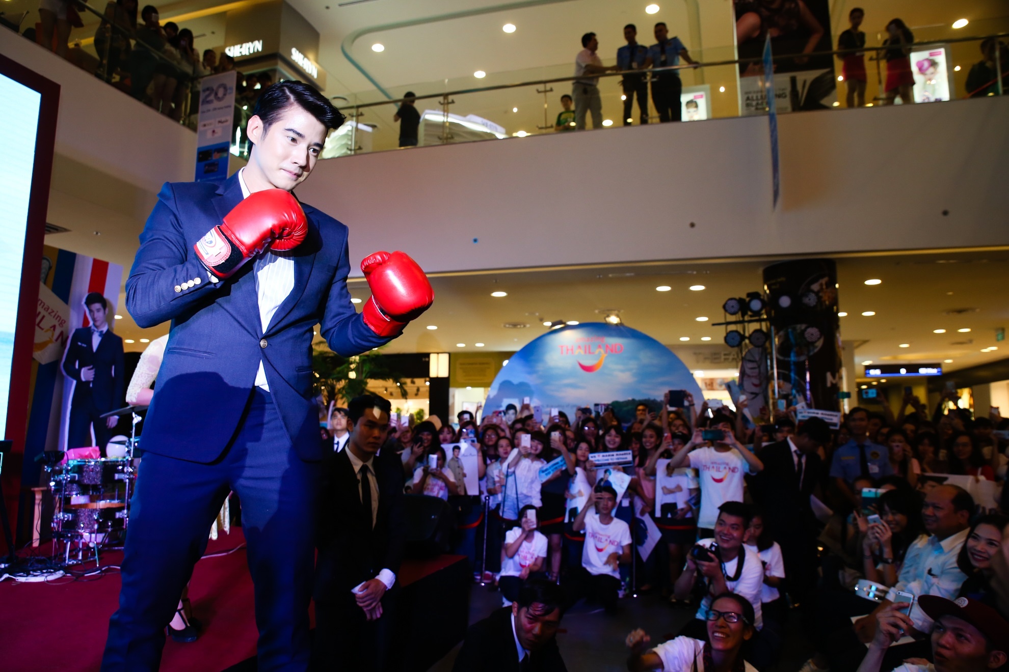 Mario Maurer đến Việt Nam ảnh 7 Mario Maurer den Viet Nam anh 7