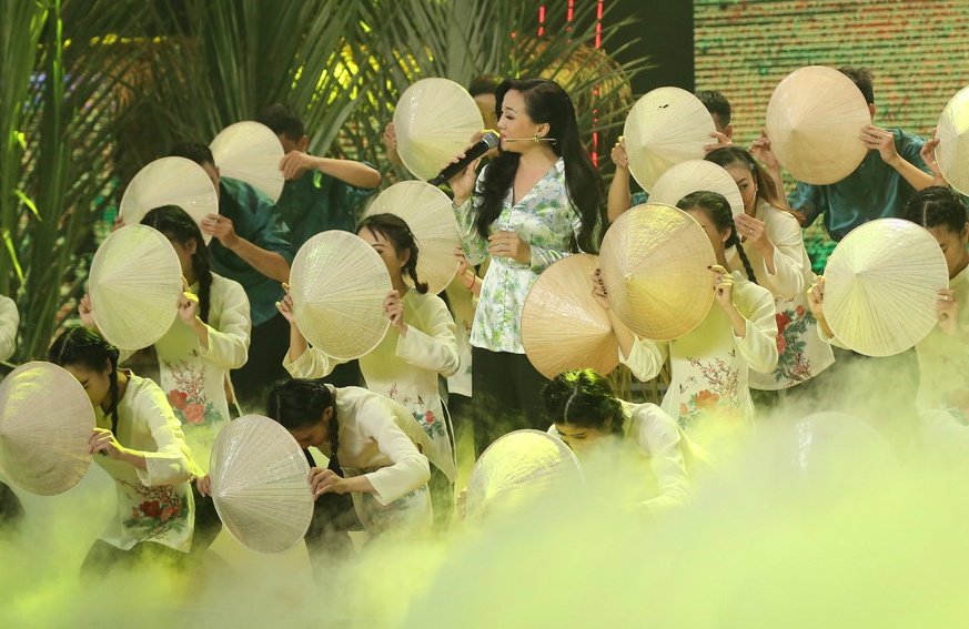 Hoang Chau, Randy bi loai khoi cuoc thi hinh anh