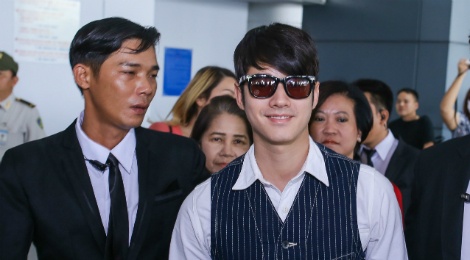 Fan Viet ho hung don sao 'Tinh nguoi duyen ma' den Sai Gon hinh anh