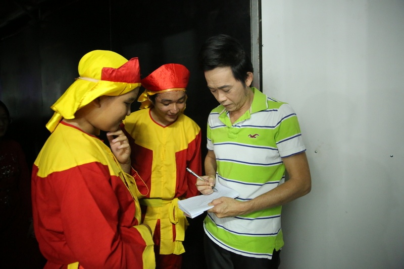 Phi Nhung duoc fan tang qua anh 9