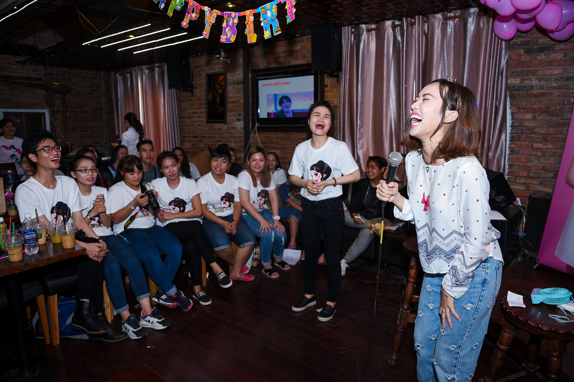 Dieu Nhi hop fan mung sinh nhat anh 5