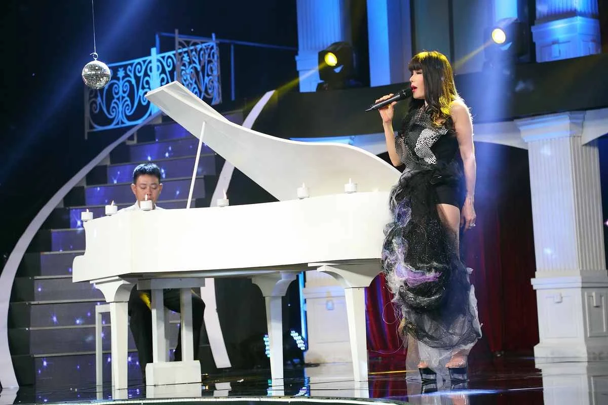 Dem nhac Tinh khuc vuot thoi gian thang 5 anh 1