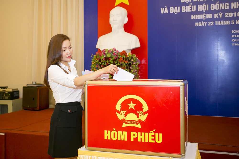 ca sĩ Ngọc Anh bầu cử quốc hội ảnh 7 ca si Ngoc Anh bau cu quoc hoi anh 7