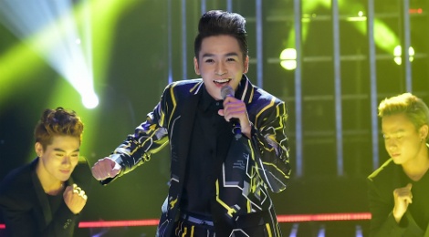 Giam khao Guong mat than quen chat vat tim quan quan hinh anh