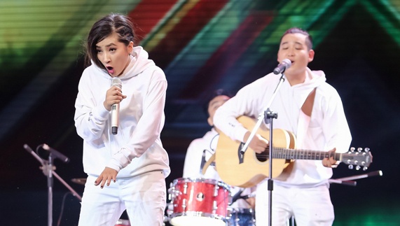 Nhom Dolphins - Con ma hinh anh