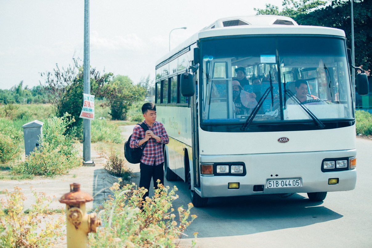 chàng trai bán kẹo kéo tung MV ảnh 3 chang trai ban keo keo tung MV anh 3