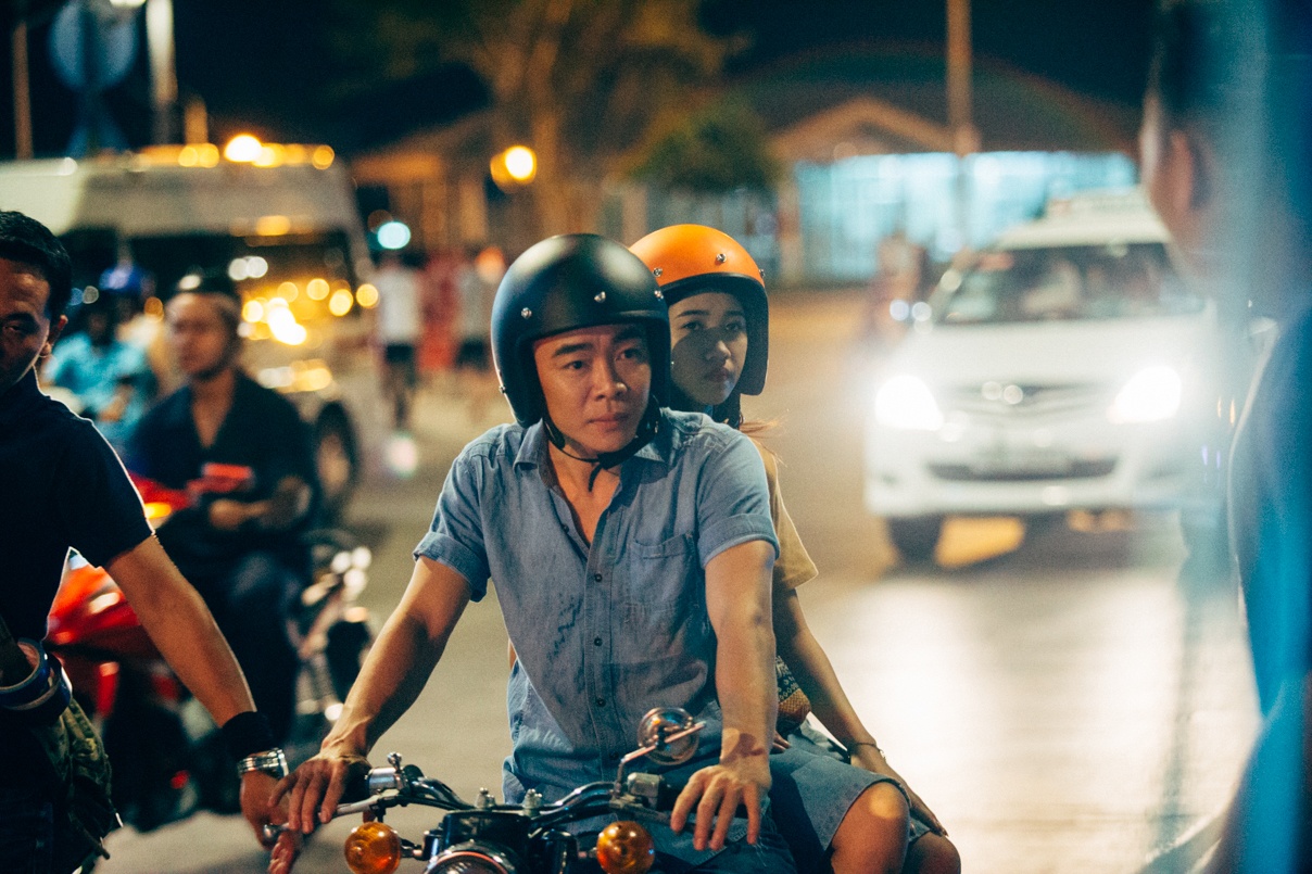 chàng trai bán kẹo kéo tung MV ảnh 7 chang trai ban keo keo tung MV anh 7