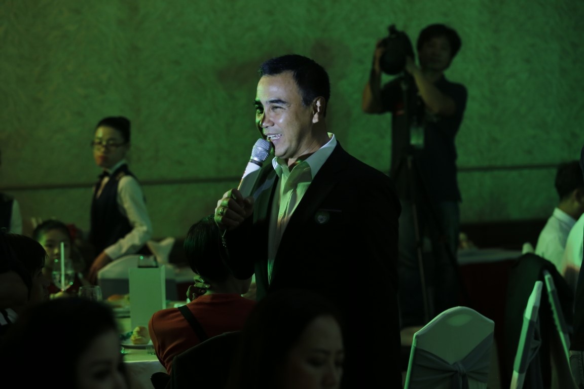 Quyen Linh quyen gop tu thien anh 3