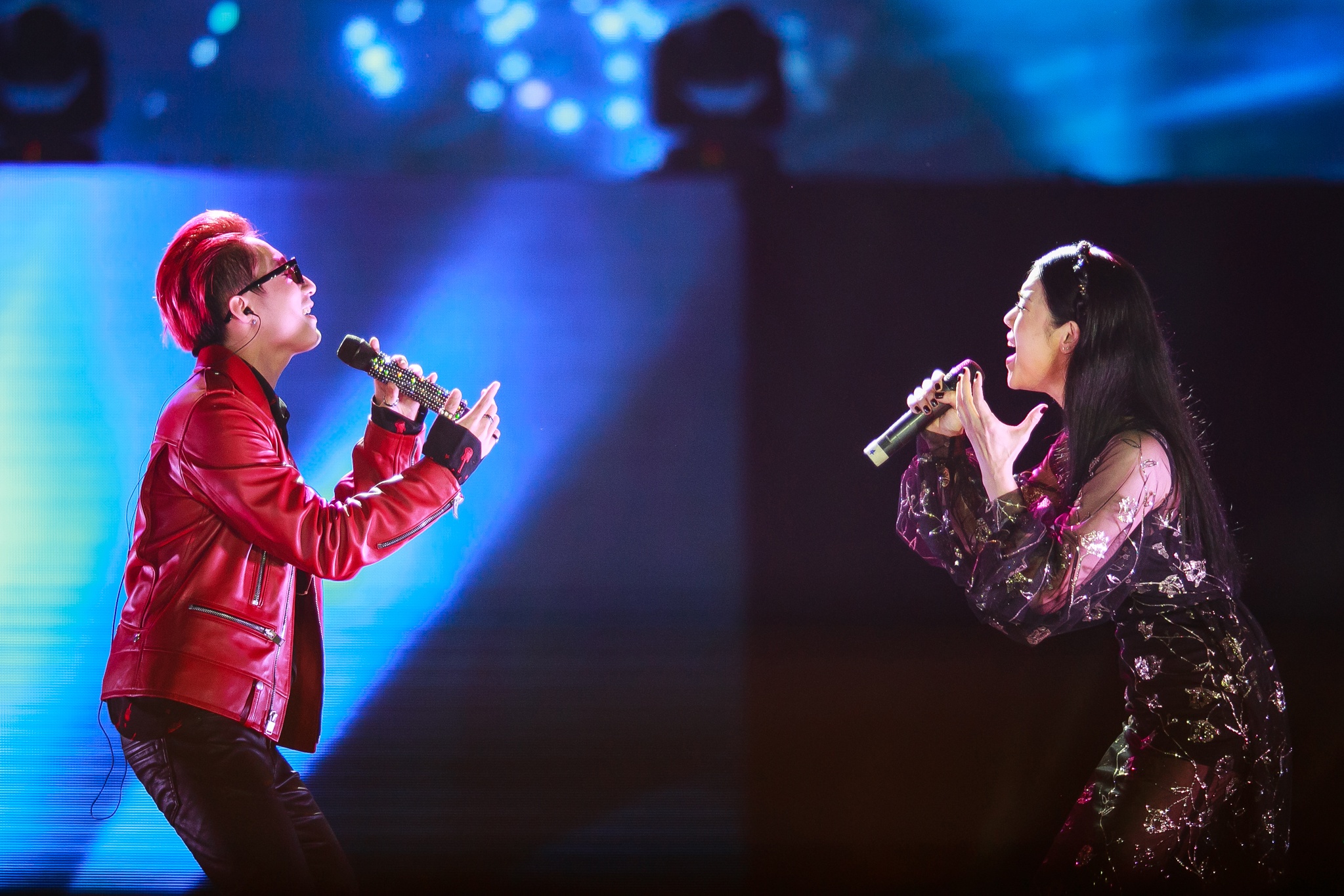 Thu Phuong ve nuoc song ca voi Son Tung M-TP hinh anh