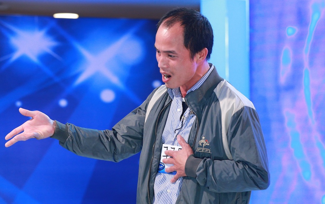 Chang trai xe om hat Say tinh theo kieu Dam Vinh Hung hinh anh