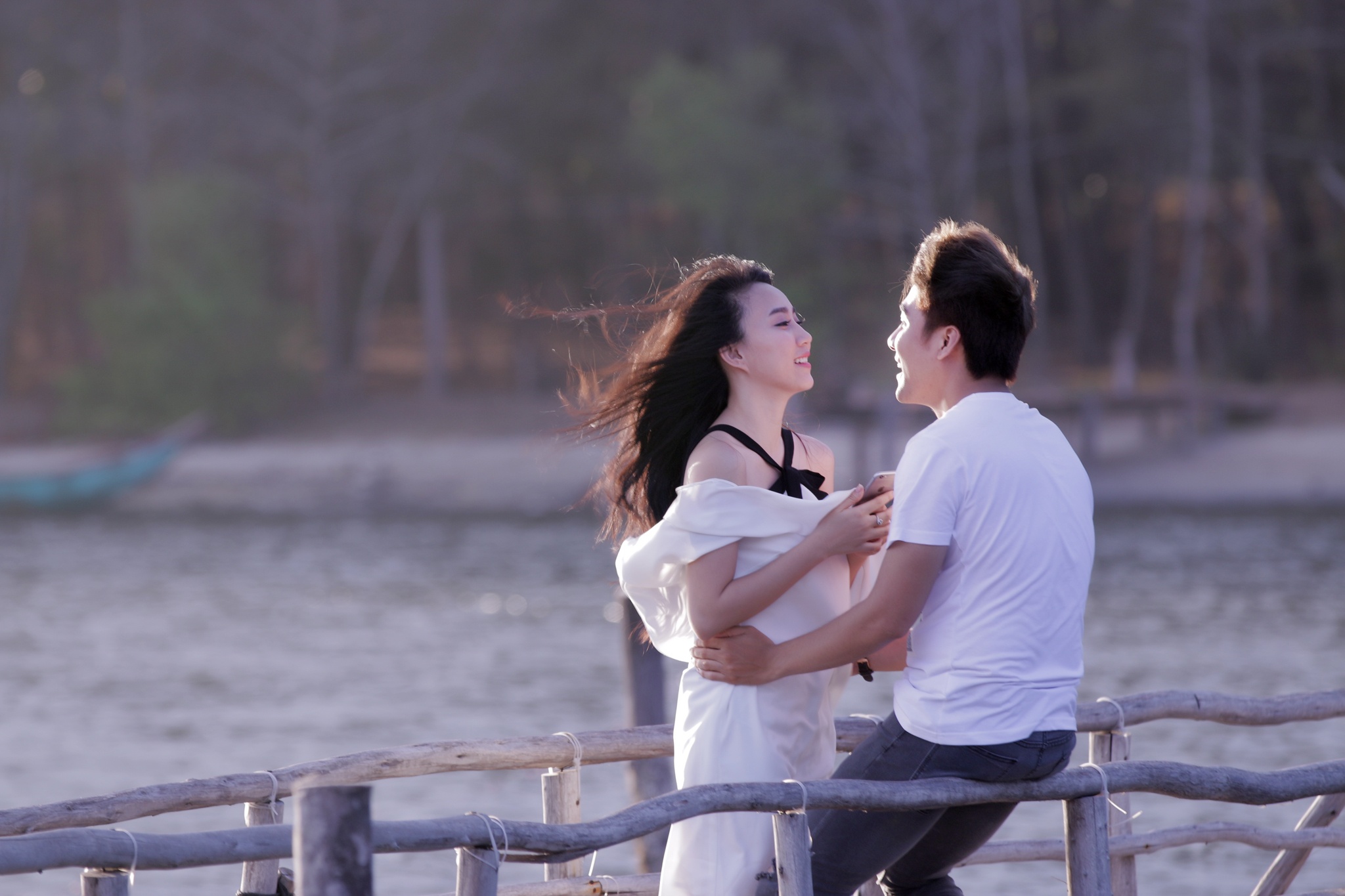 Huy Nam nhom La Thang ra MV anh 1