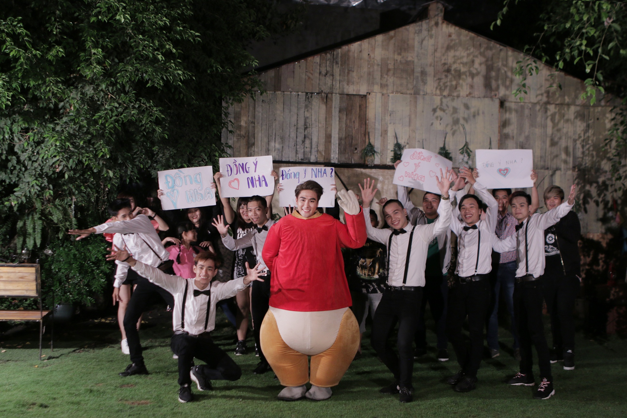 Huy Nam nhom La Thang ra MV anh 4