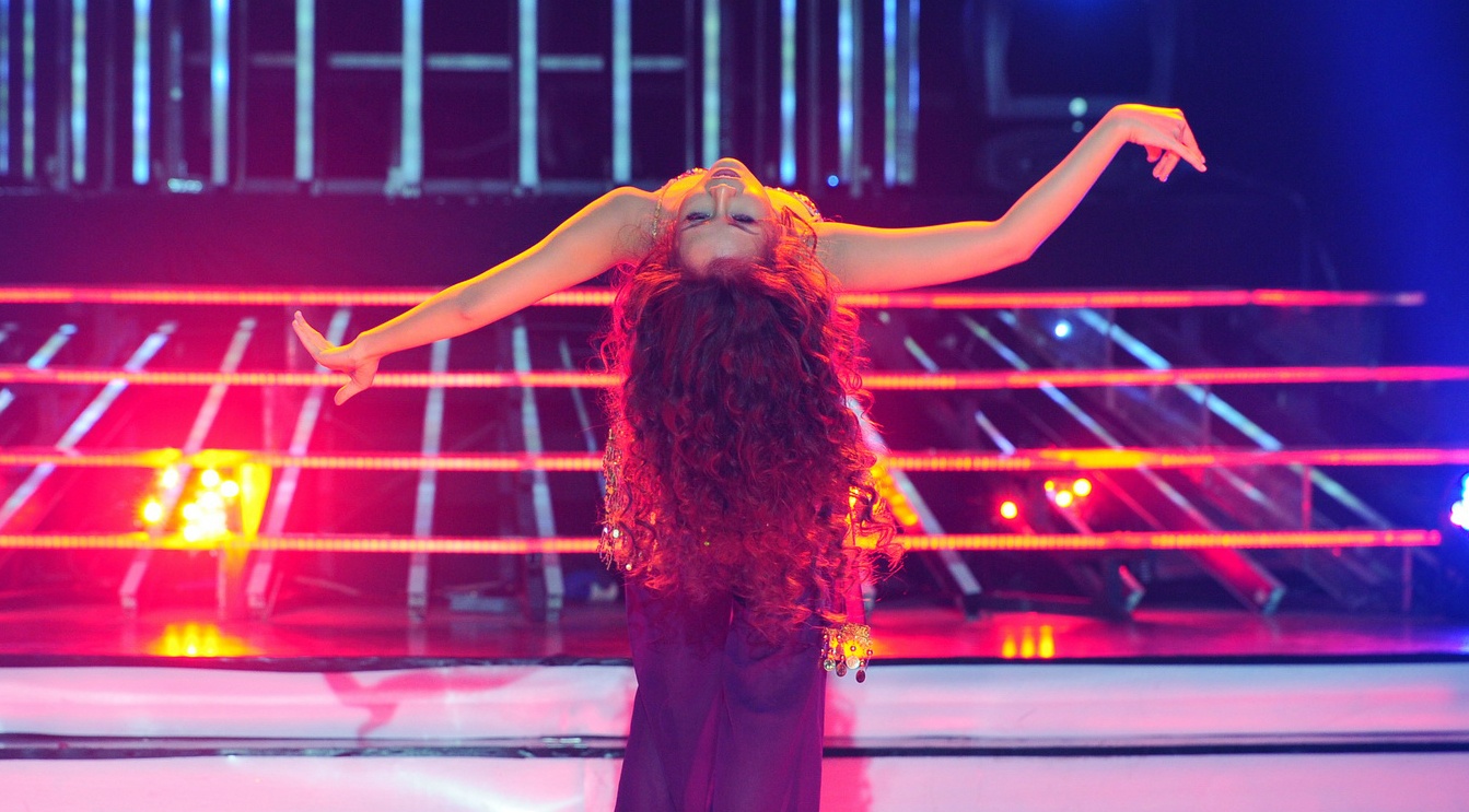 Vo Ha Tram - Shakira - Ojos Asi. hinh anh