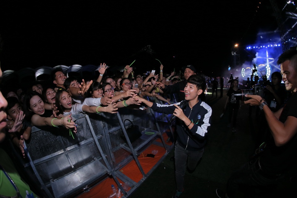 Tour dien Mua he khong do anh 1