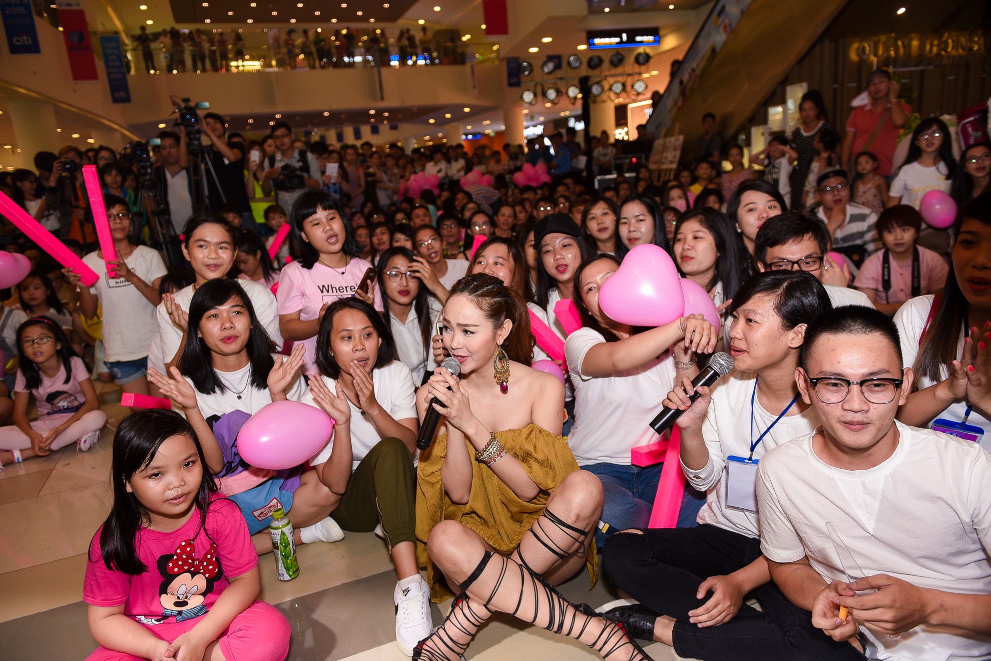 Minh Hằng tổ chức sinh nhật ảnh 7 Minh Hang to chuc sinh nhat anh 7