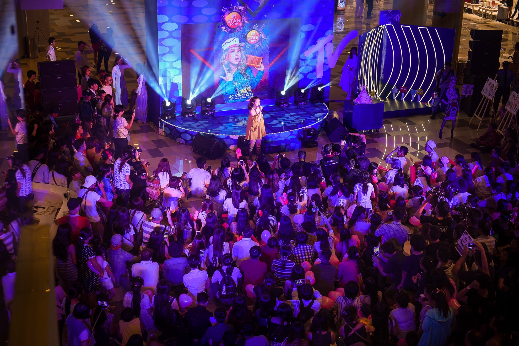 Minh Hằng tổ chức sinh nhật ảnh 2 Minh Hang to chuc sinh nhat anh 2