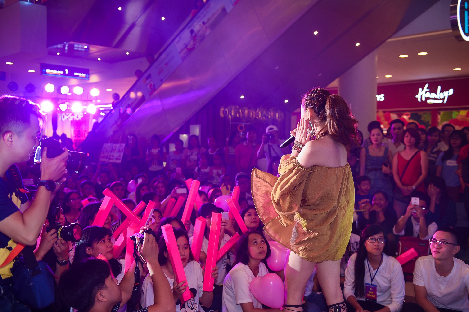 Minh Hằng tổ chức sinh nhật ảnh 9 Minh Hang to chuc sinh nhat anh 9