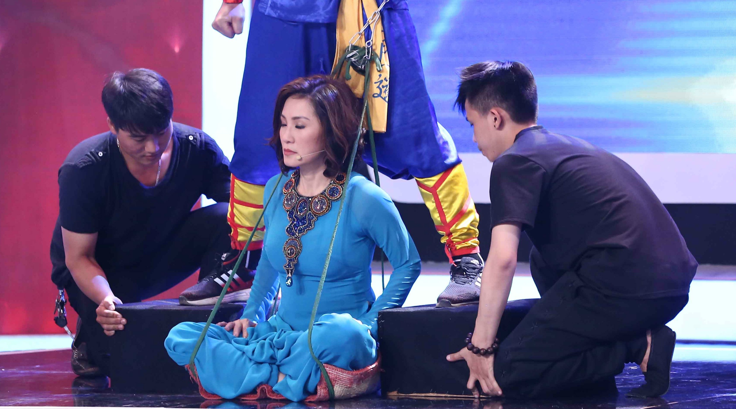 Nguoi bi an nang Hong Dao bang yet hau hinh anh