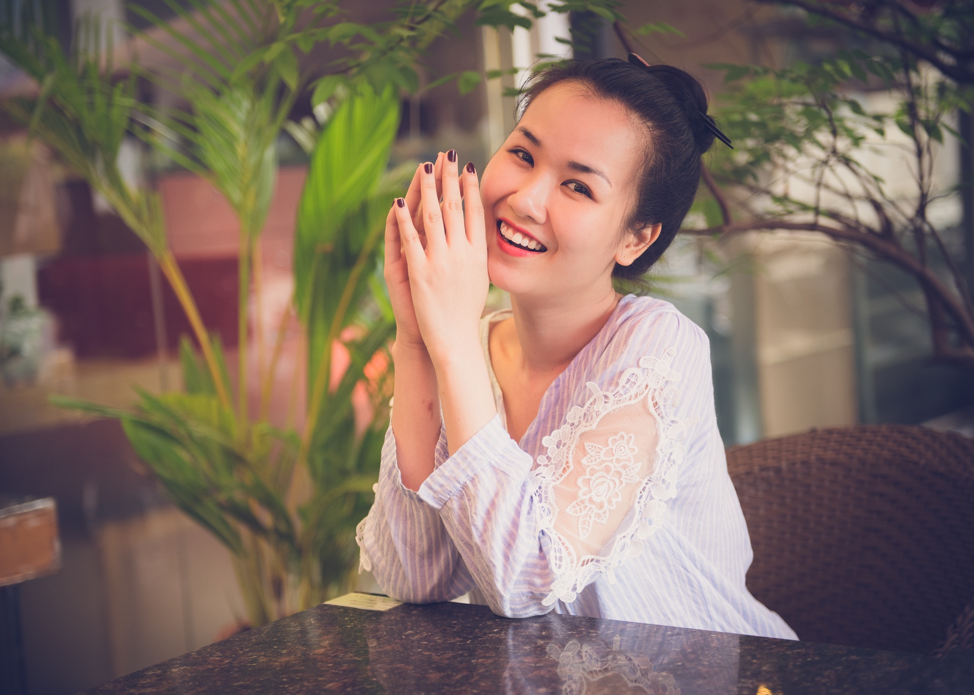 Guong mat than quen anh 1