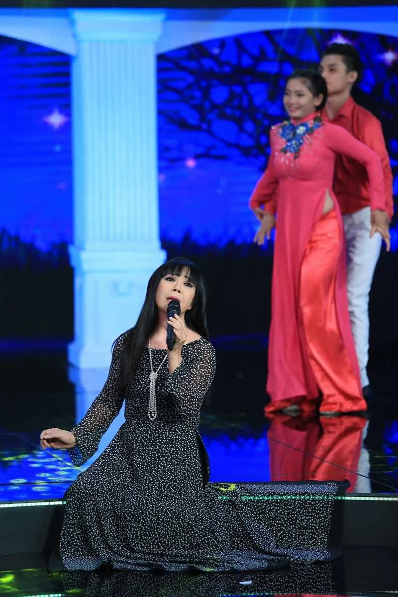 Tinh khuc vuot thoi gian thang 7 anh 9