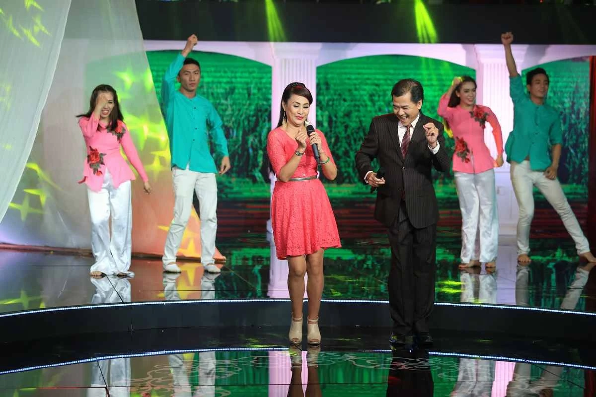 Tinh khuc vuot thoi gian thang 7 anh 4