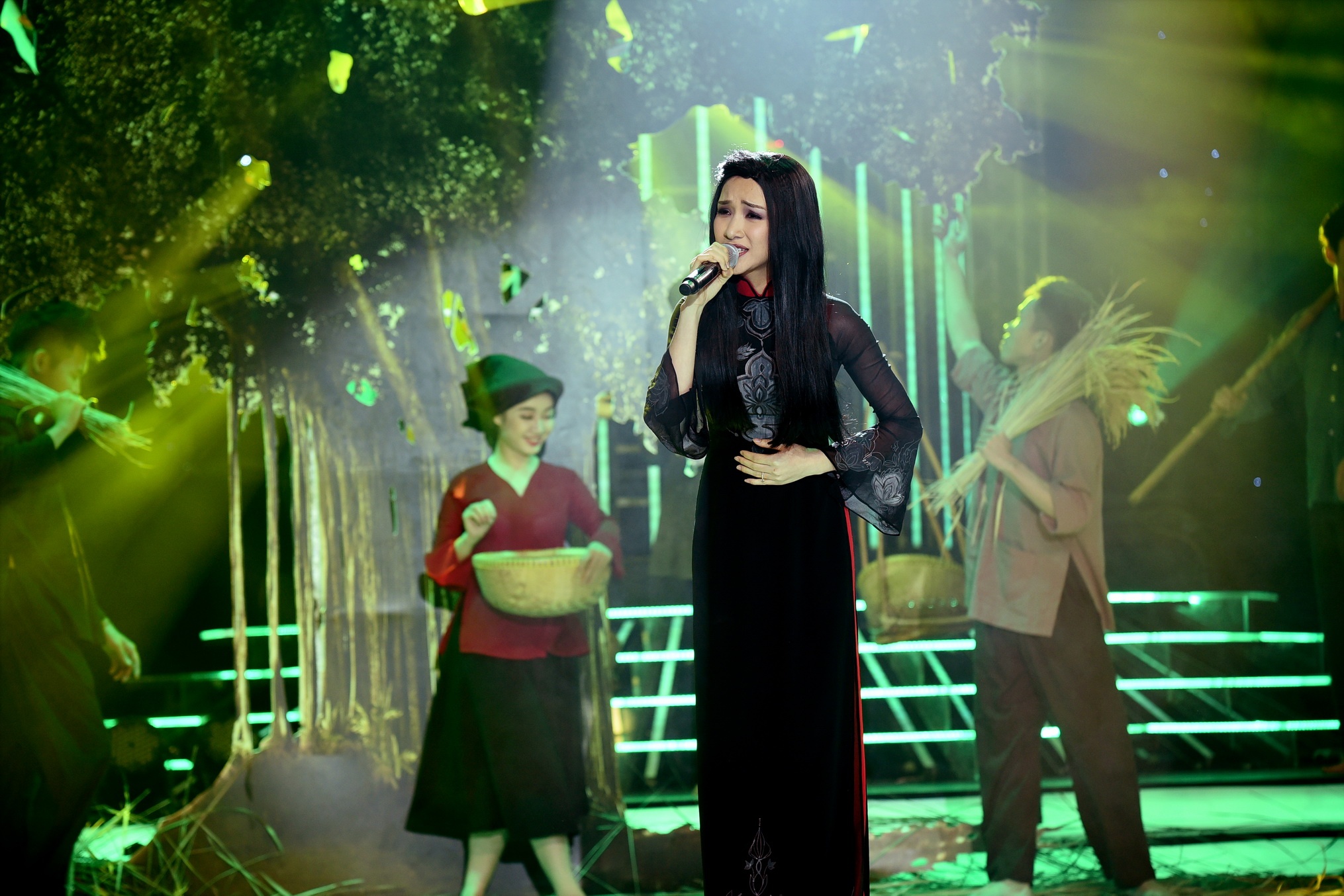 Tap 10 Guong mat than quen anh 4