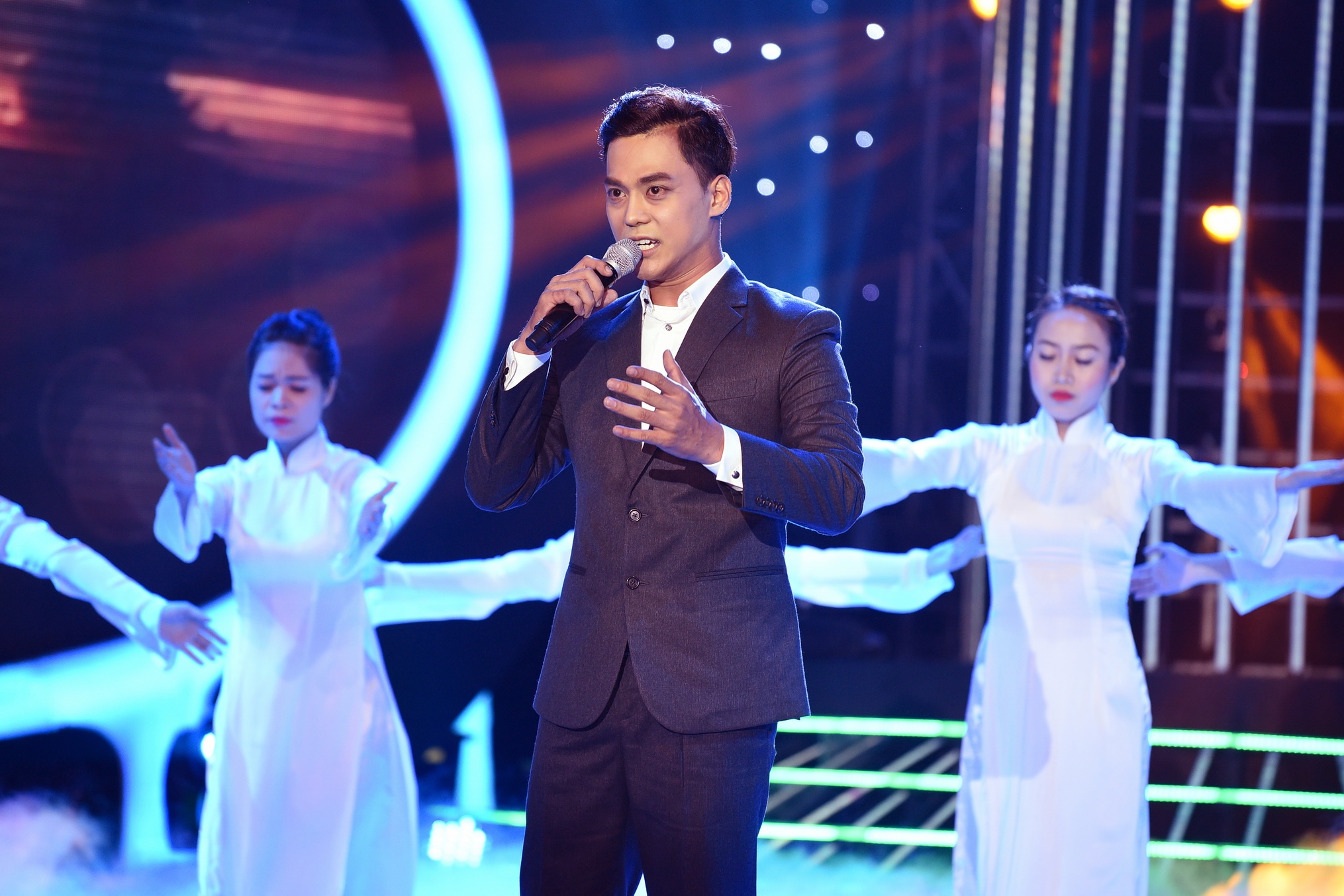 Tap 10 Guong mat than quen anh 7