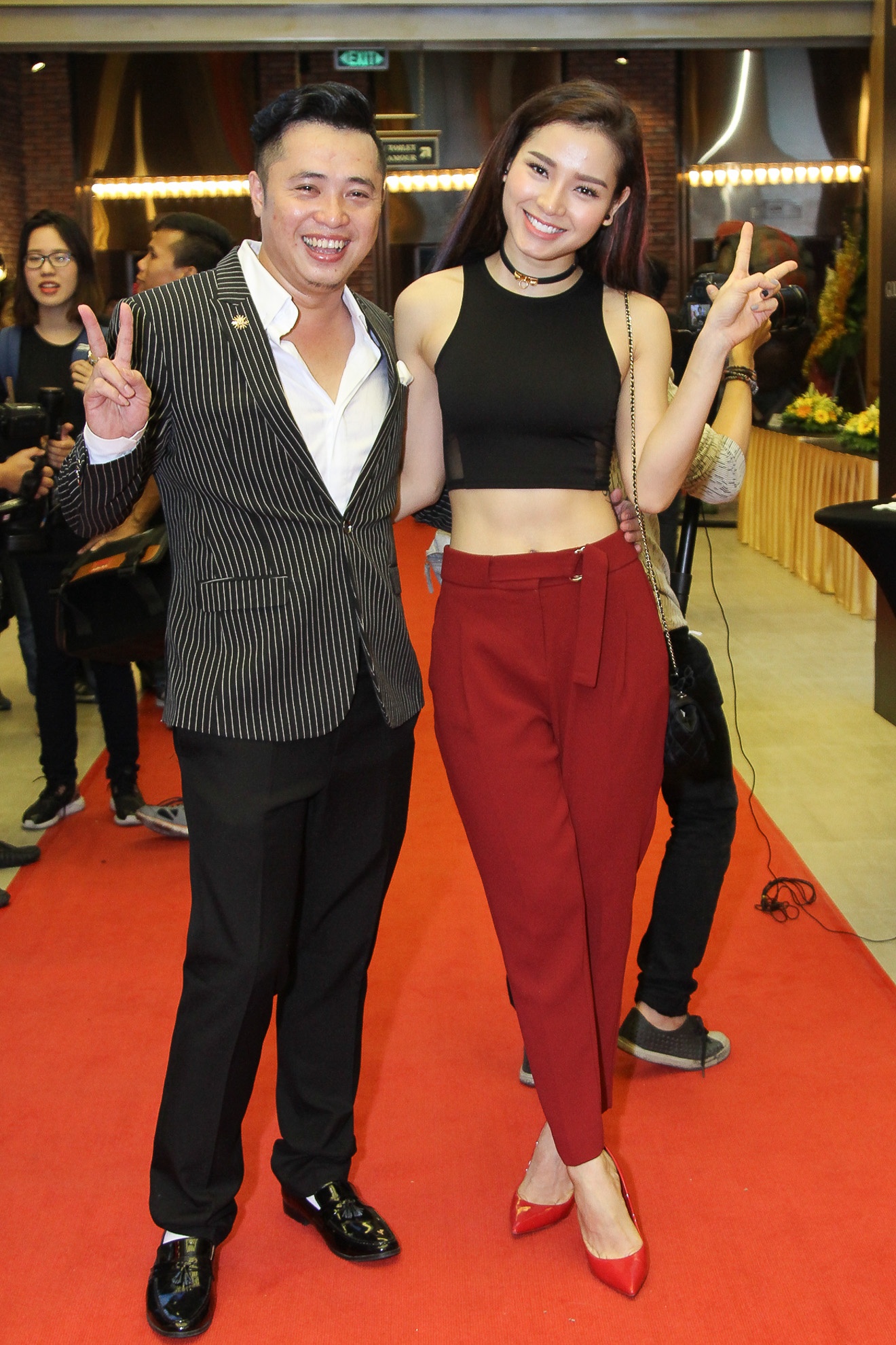 Phương Trinh Jolie khoe vòng 2 ảnh 2 Phuong Trinh Jolie khoe vong 2 anh 2