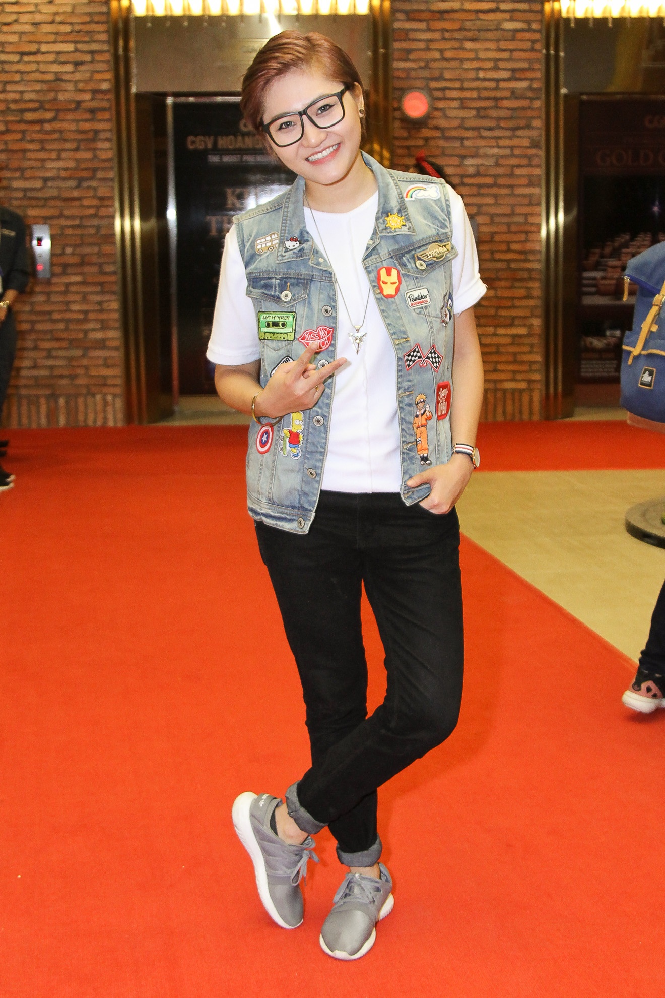 Phương Trinh Jolie khoe vòng 2 ảnh 7 Phuong Trinh Jolie khoe vong 2 anh 7