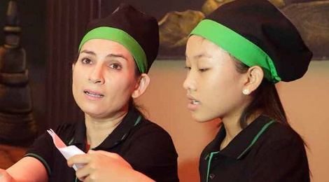Phi Nhung tap nhac cho con gai nuoi hat tuong co hinh anh