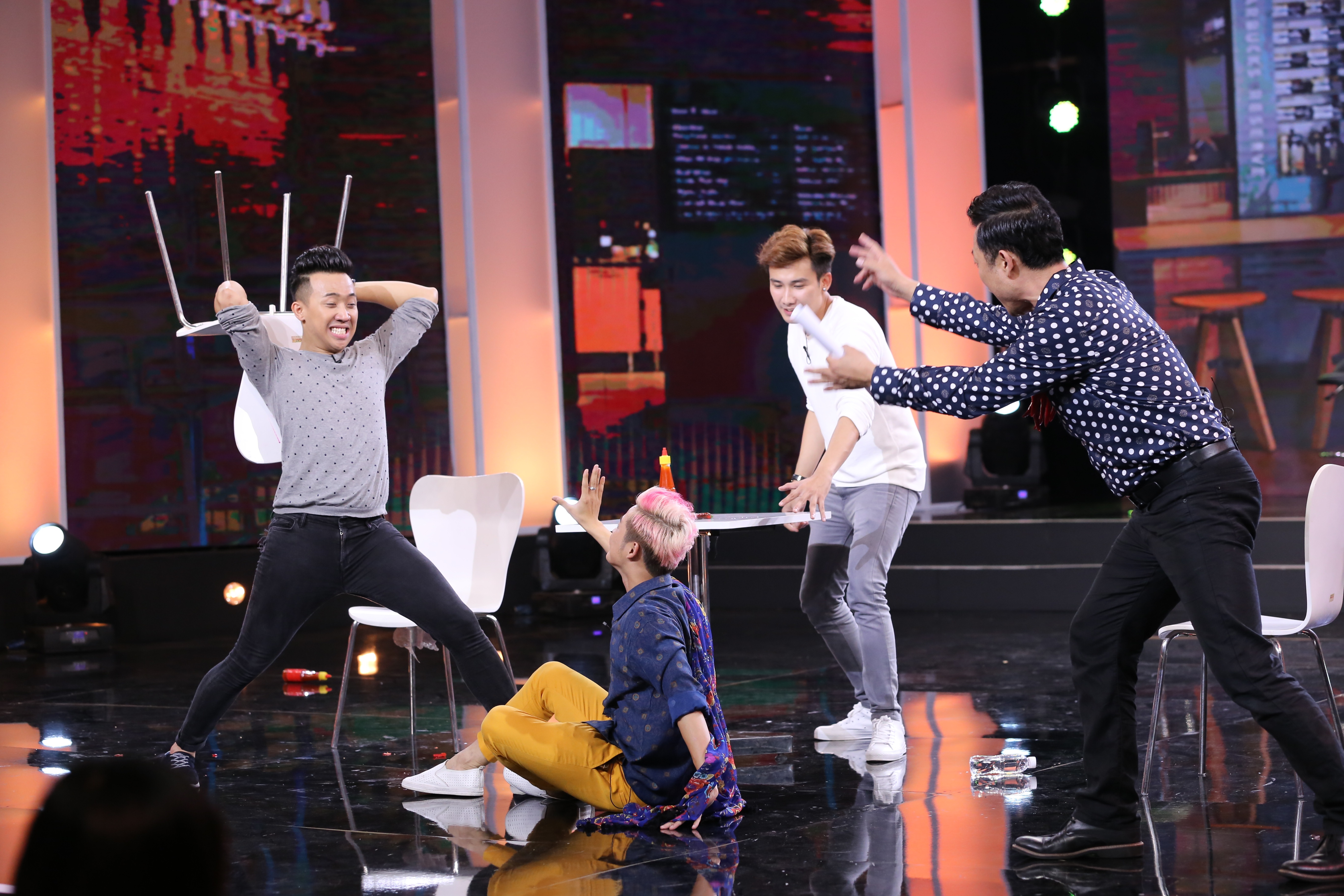 Tap 1 Bi mat dem chu nhat 2016 anh 13