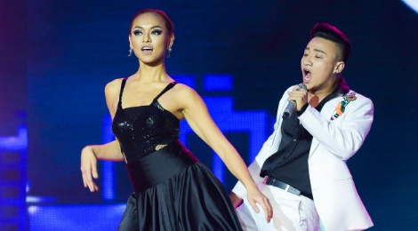 X Factor: vu cong phi gioi tinh gay tranh cai hinh anh
