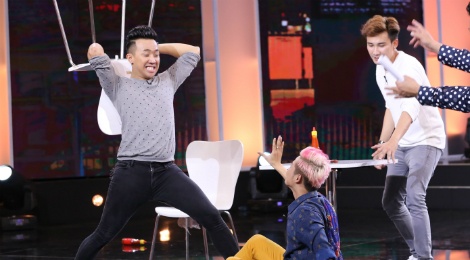 Thanh Duy Idol bi Tran Thanh 'danh' toi boi trong game show hinh anh