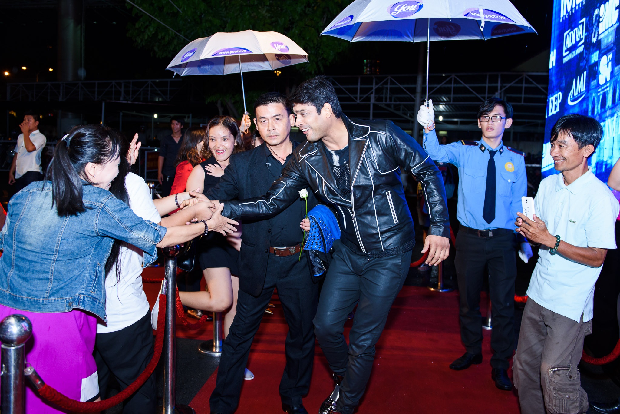 Dien vien Co dau 8 tuoi sang Viet Nam anh 2