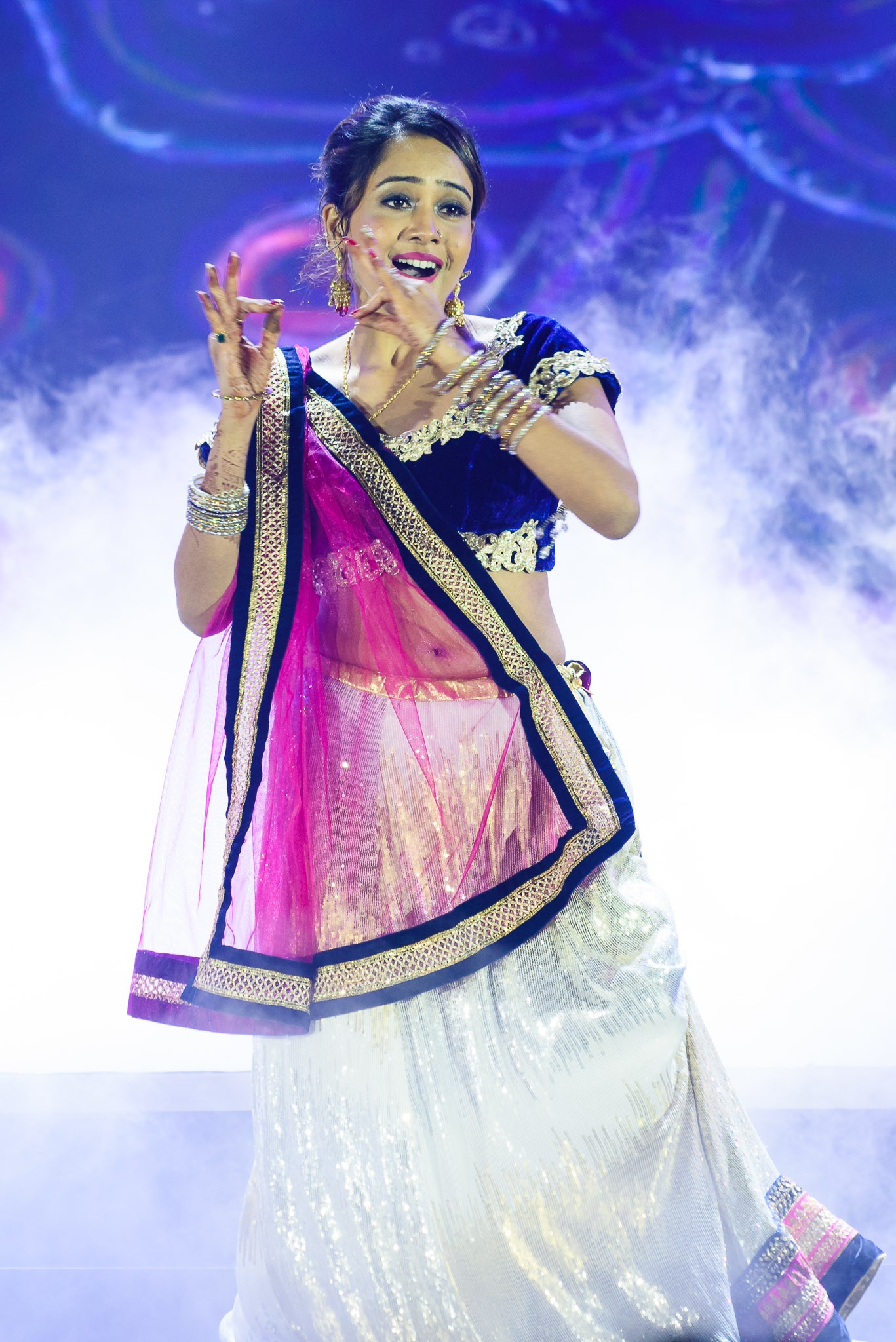 Dien vien Co dau 8 tuoi sang Viet Nam anh 10