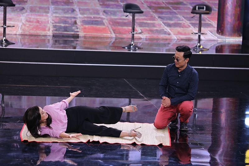 Tap 2 Bi mat dem chu nhat anh 3