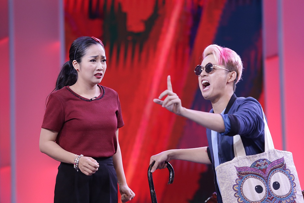 Tap 2 Bi mat dem chu nhat anh 9