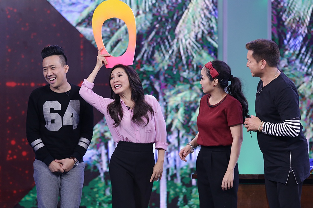 Tap 2 Bi mat dem chu nhat anh 13