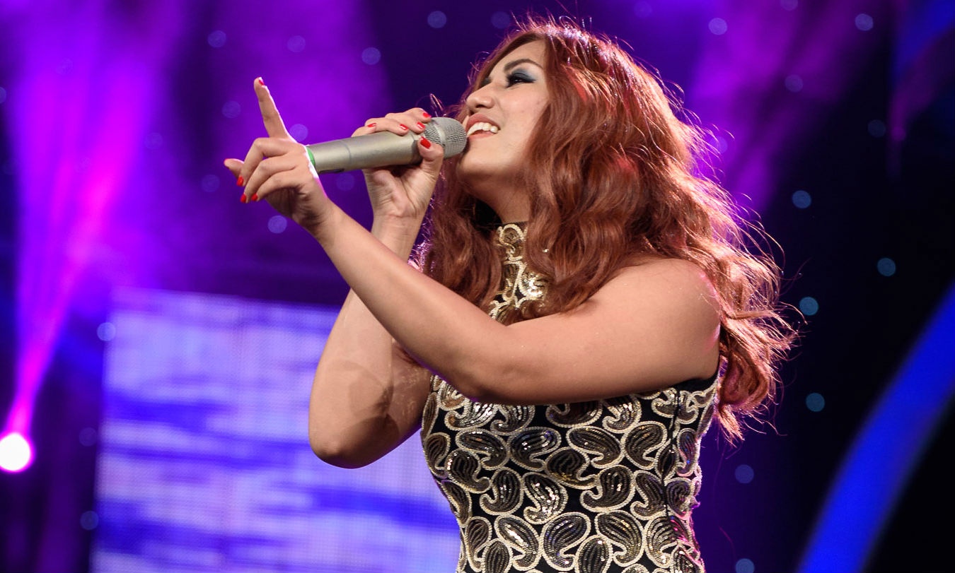 Thu Minh che thi sinh nguoi Philippines khong chuyen nghiep hinh anh