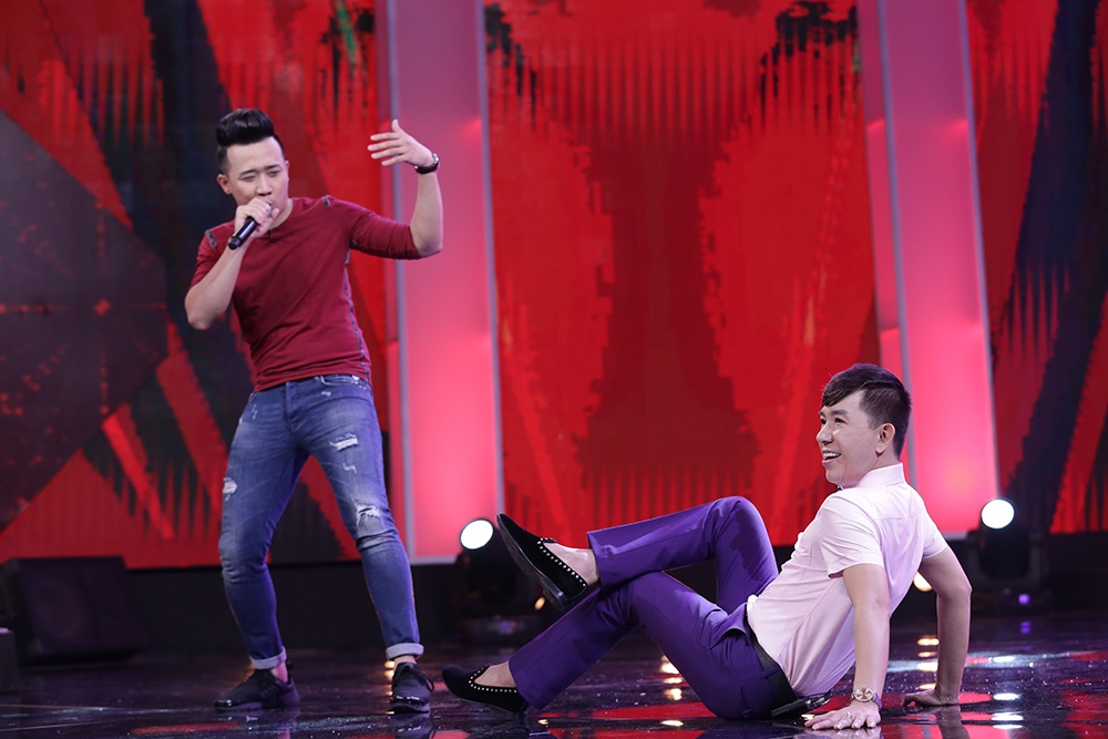 Tap 3 Bi mat dem chu nhat anh 7