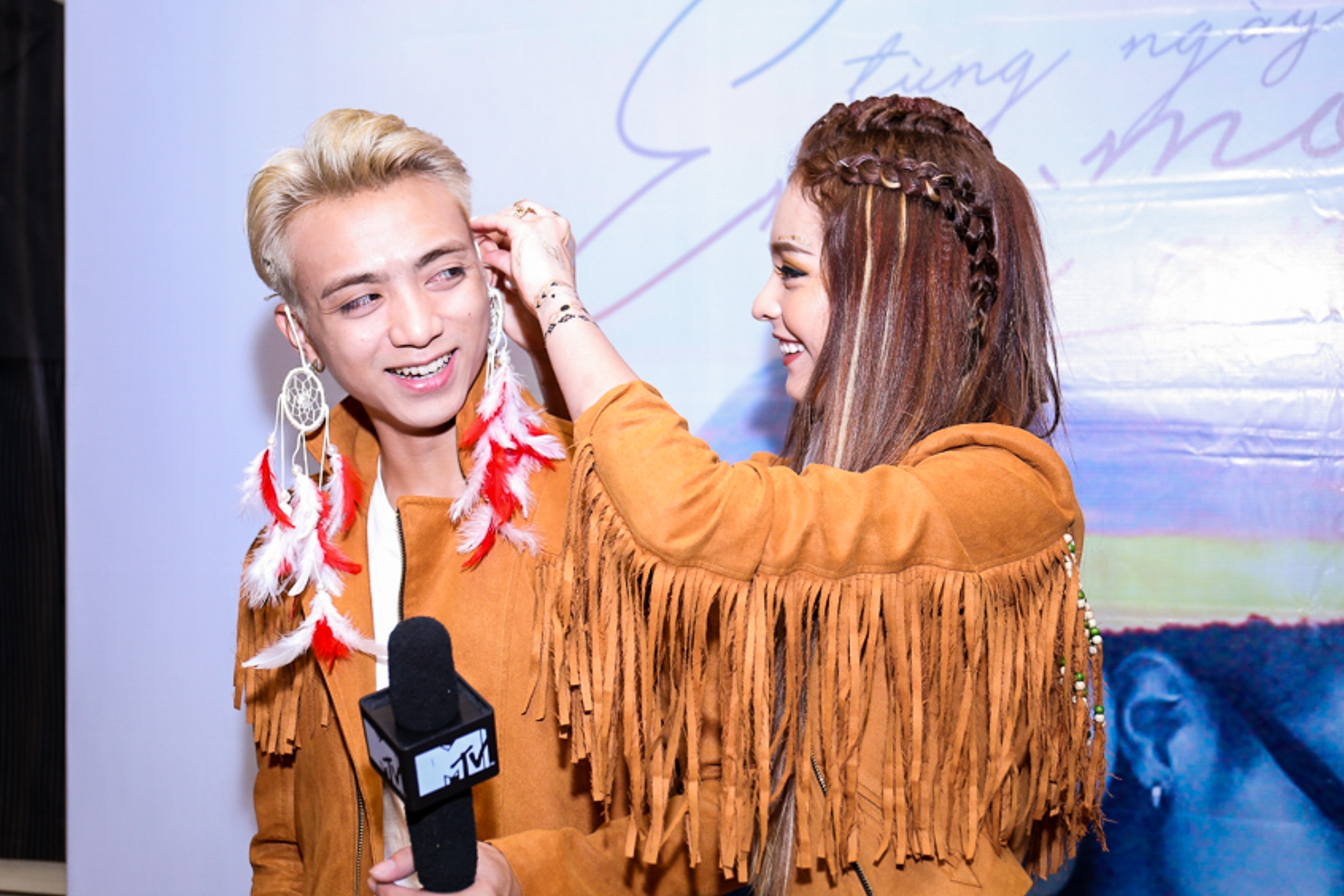 MLee ra mat MV chung voi Soobin Hoang Son anh 2