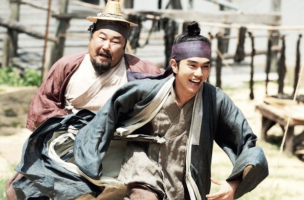 Yoo Seung Ho lam bac thay lua dao hinh anh