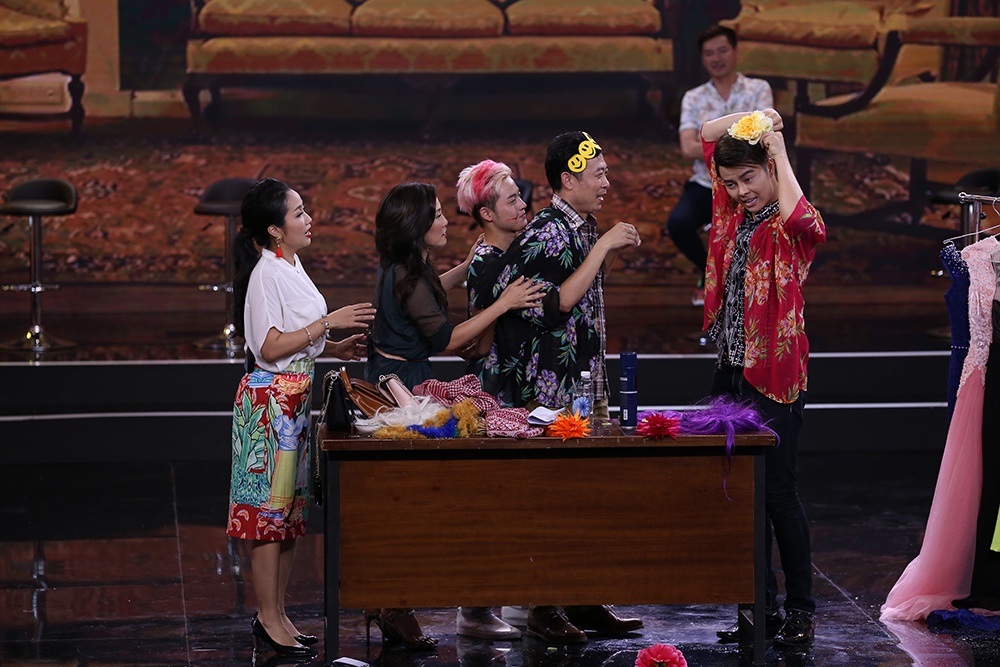 Tap 4 Bi mat dem chu nhat anh 10