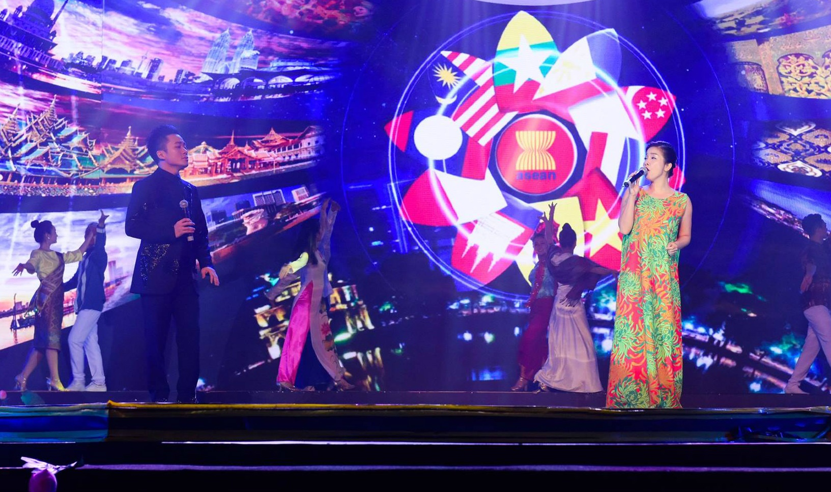 Vy Oanh ca hat tro lai sau sinh anh 5