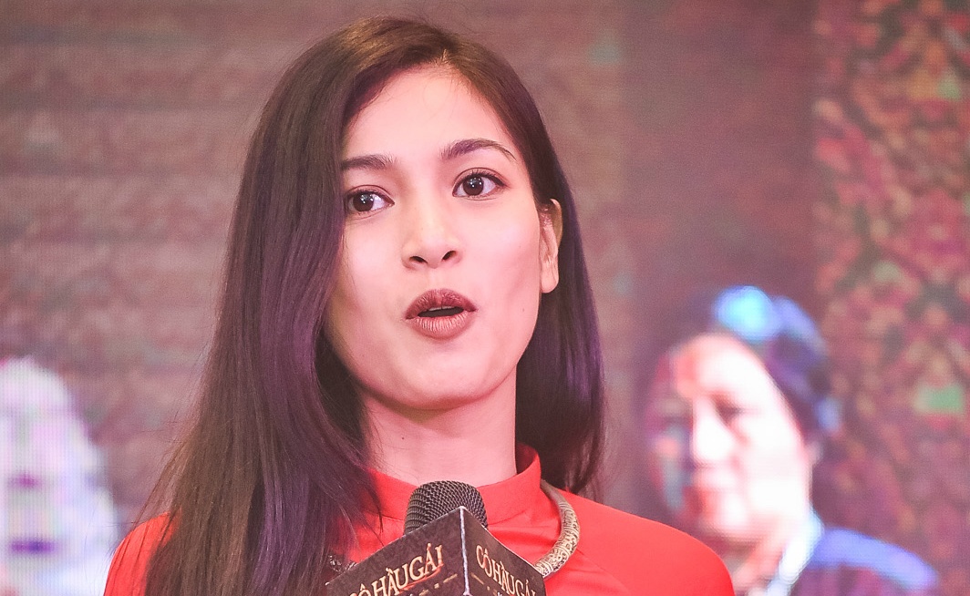 Trailer phim kinh di 'Co hau gai' hinh anh